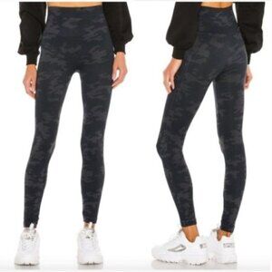 Spanx Look At Me Now Leggings Black Grey Camo size‎ Medium